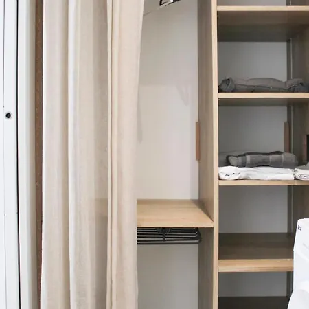 Cozy 40 M On The Outskirts Of Paris *