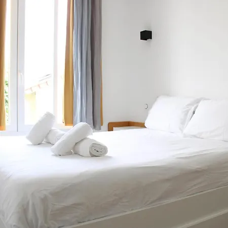 Cozy 40 M On The Outskirts Of Paris *