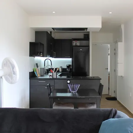 Cozy 40 M On The Outskirts Of Paris Apartment